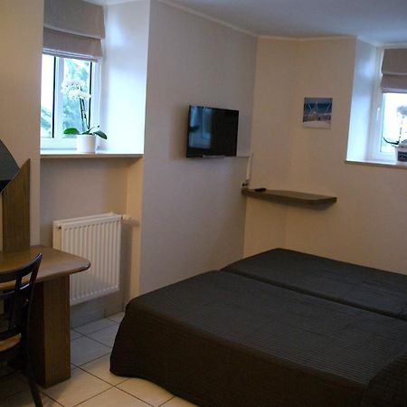 Charly'S Gare Hotel Senningerberg Bagian luar foto